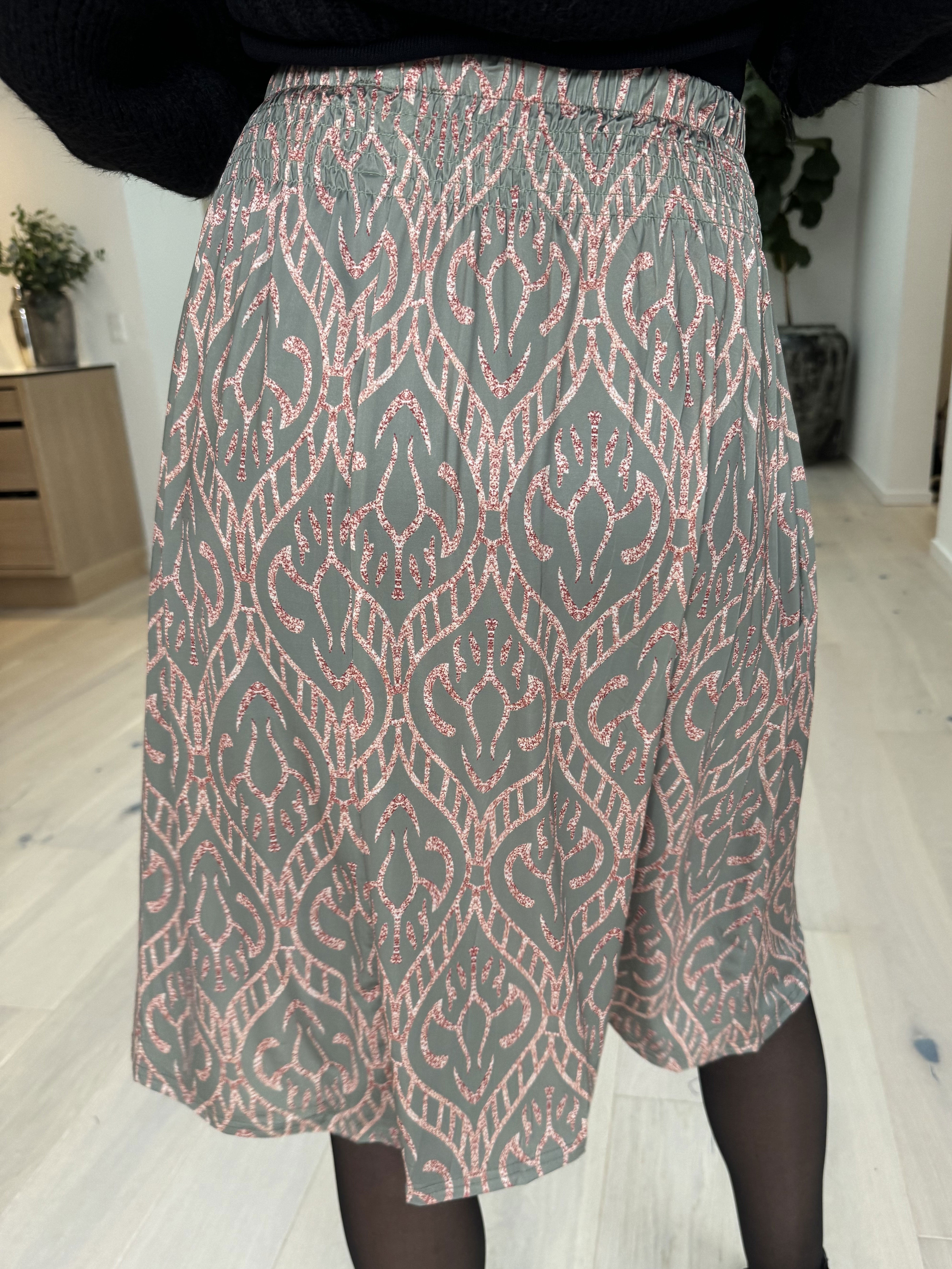 Pams Boho Skirt - Kjol i skrynkelfritt tyg med fickor